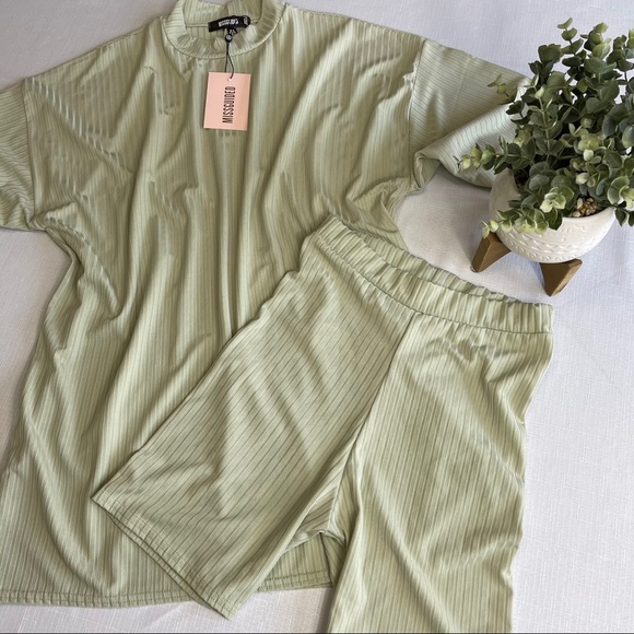 MISSGUIDED ribbed T-Shirt +cycle shorts set sage 4 - Picture 2 of 13